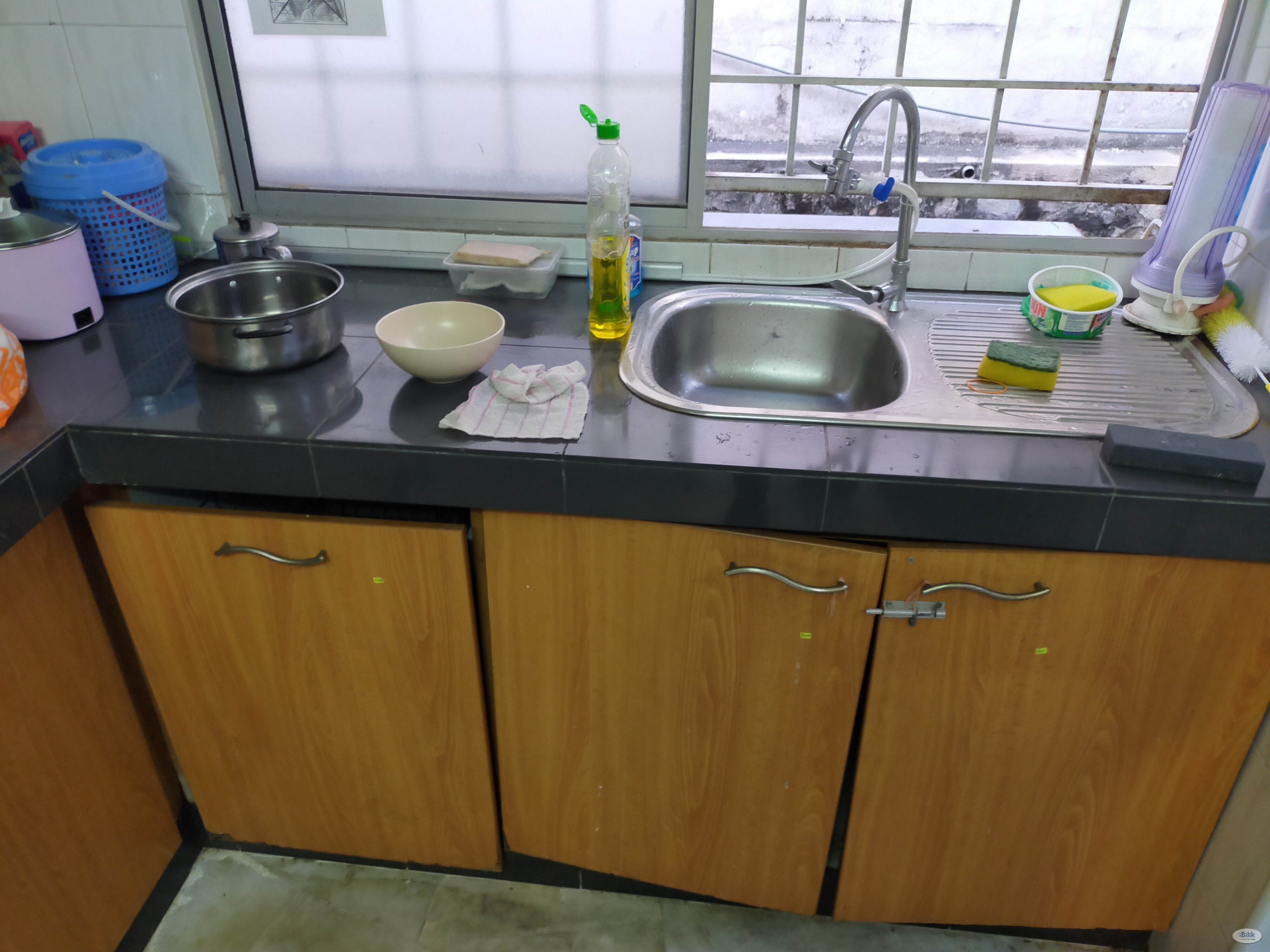 ZERO DEPOSIT - MEDIUM ROOM ATTACHED IWTH PRIVATE BATHROOM - WALKING DISTANCE TO LRT STATION & IOI MALL - Image 2