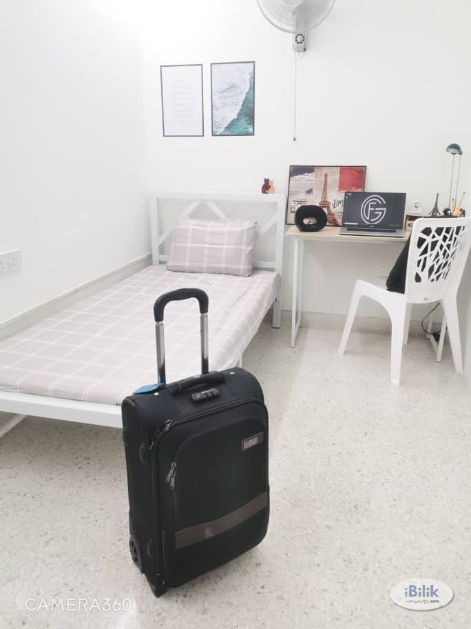 Low Deposit , in Puchong jaya , near to ioi mall, near LRT station , Middle Room at Puchong, Selangor - Image 1