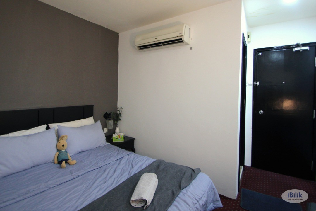 zero deposit , private bathroom, walking destine to LRT station Master Room at Puchong, Selangor, near ioi mall - Image 3