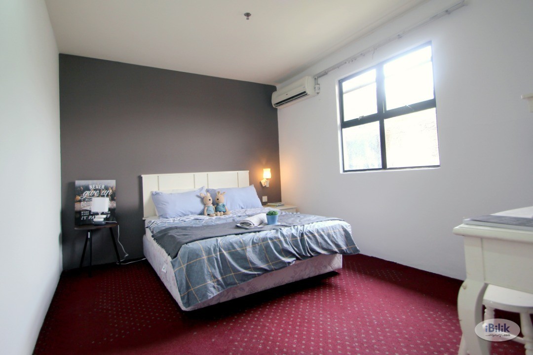 zero deposit , private bathroom, walking destine to LRT station Master Room at Puchong, Selangor, near ioi mall - Image 4