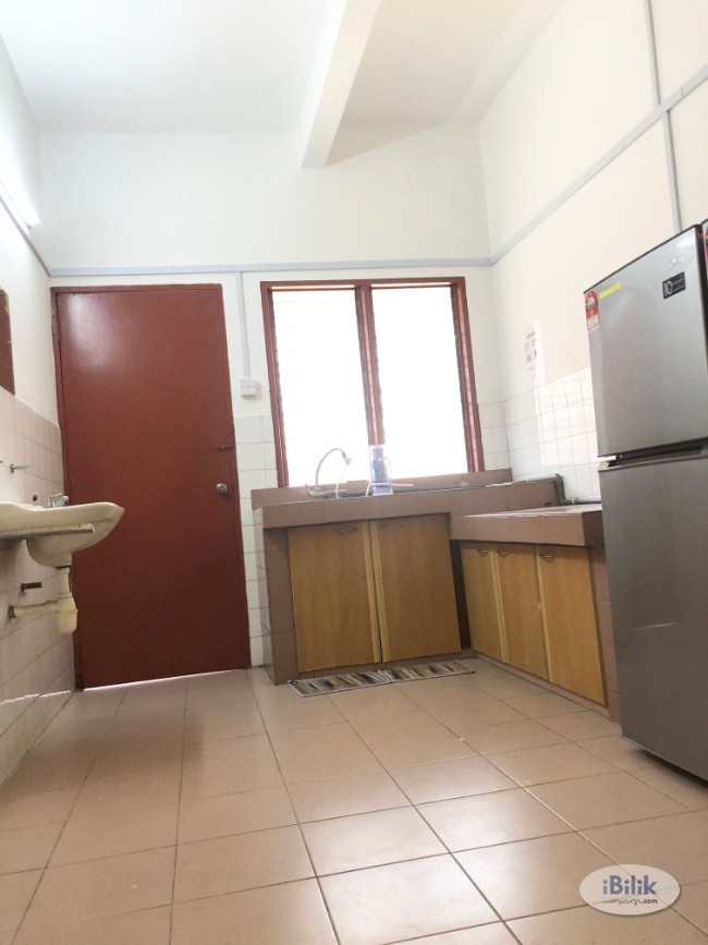!! Short Term are Welcome !! Single Room at BU11, Bandar Utama with WIFI - Image 2