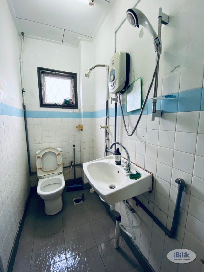 1 Month Deposit !~ Middle Room at SS7, Kelana Jaya Near Paradigm Mall - Image 3
