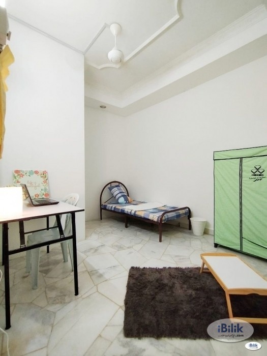 1 Month Deposit ! Middle Room at BU10- Bandar Utama- Petaling Jaya with Wi-FI - Image 1