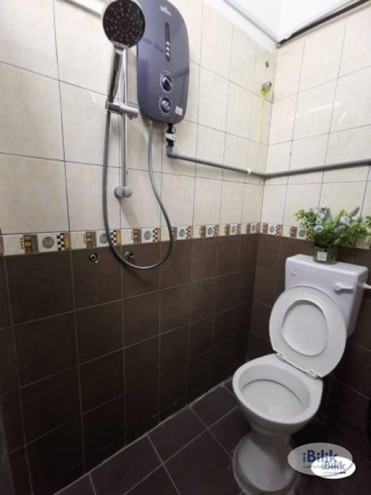 1 Month Deposit ! Middle Room at BU10- Bandar Utama- Petaling Jaya with Wi-FI - Image 3