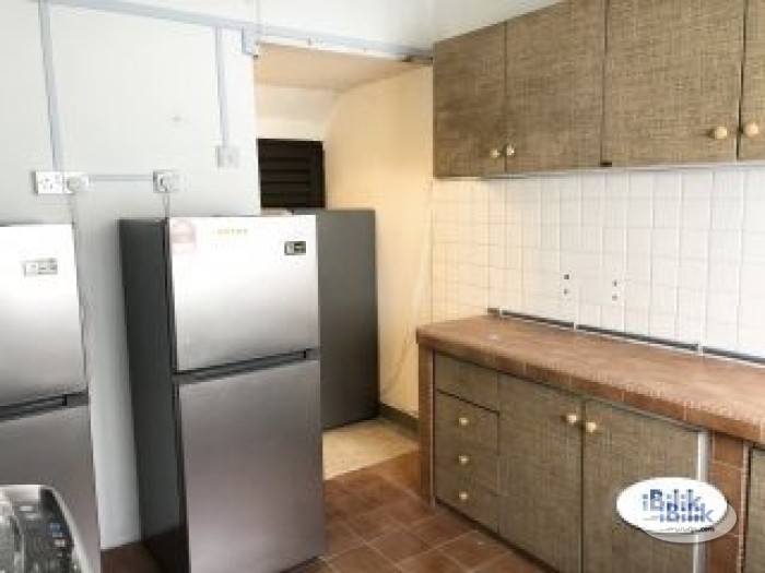 Cozy ZERO DEPOSIT - Middle Room at Taman Wawasan- Pusat Bandar Puchong - Image 2