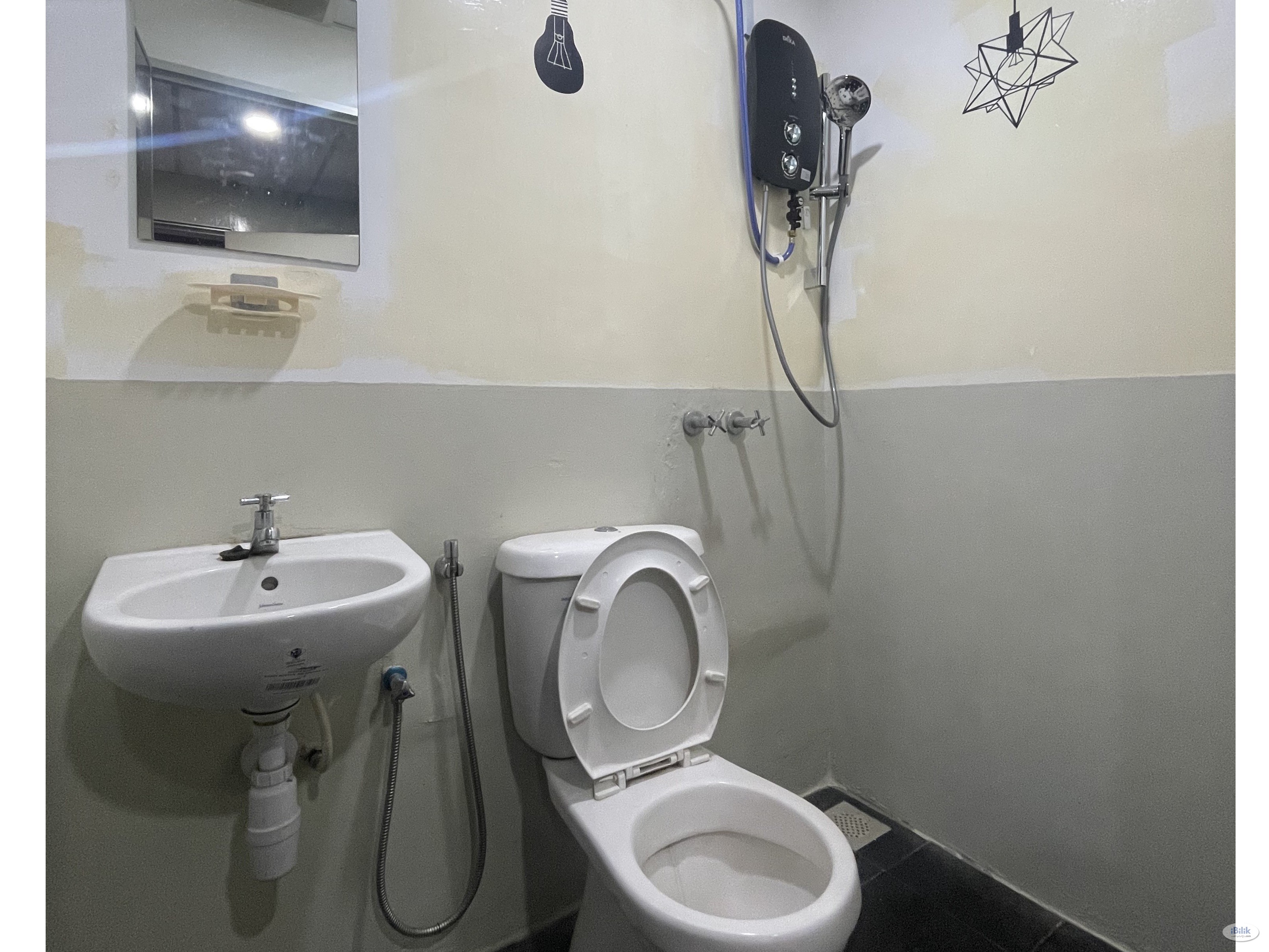 Most suitable Room For working adult and student 👩🏻‍⚖️👨🏻‍⚖️ Near by SS15  UOA business park, Glenmarie, Subang Square 🏤🏢 - Image 2