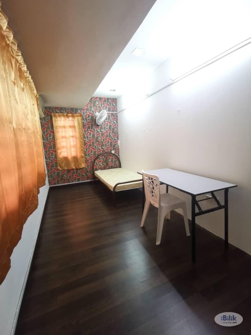Urgent move Middle Room at Kelana Jaya, Petaling Jaya - Image 1