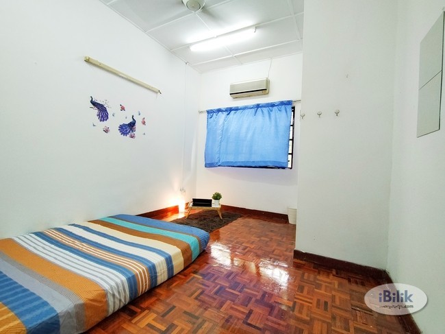 For Rent Middle Room Zero Deposit Weekly Cleaning @ TTDI - Image 1