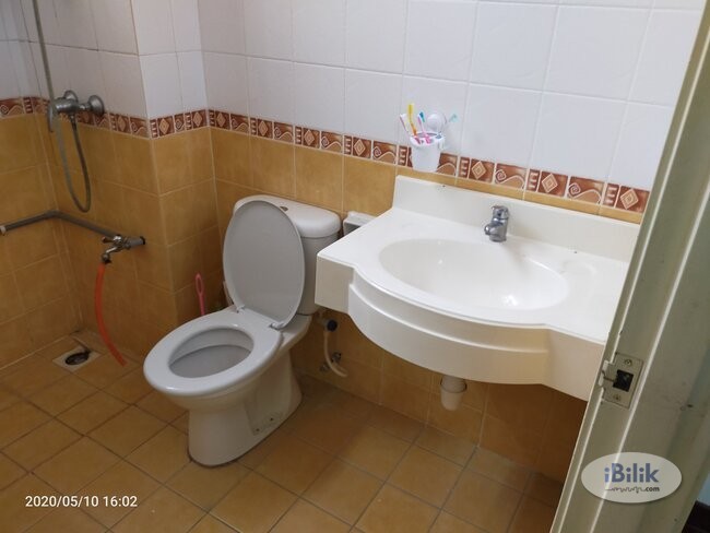 intimate Free One Month Room Rental - Bandar Puchong Jaya (Walking Distance to LRT Station) - Image 3