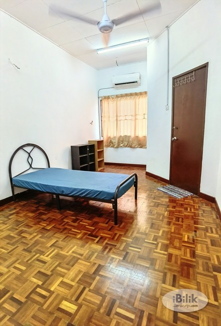 Middle Room Zero Deposit Weekly Cleaning @ BU3 - Image 1