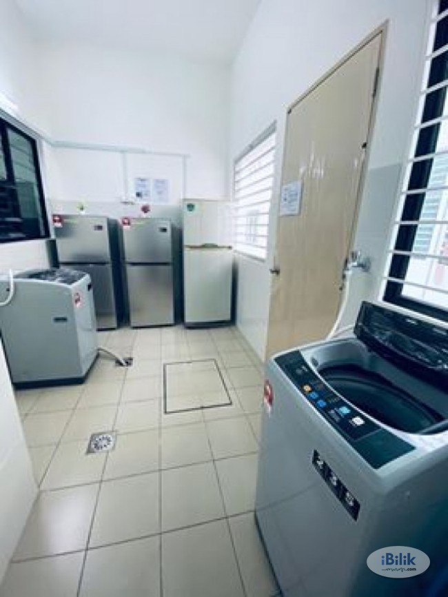 Urgent Move In~ Medium Room for rent Setia Alam! - Image 2