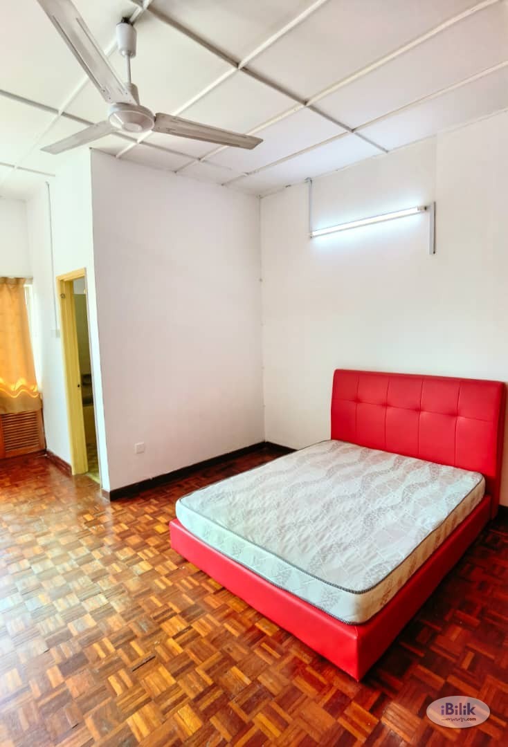 Zero Deposit Middle Room at Bangsar, Kuala Lumpur - Image 1