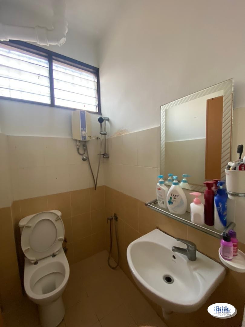 Middle Room at USJ 2, UEP Subang Jaya - Image 3