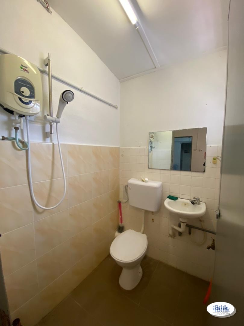 ✨LOW DEPOSIT ROOM FOR RENT IN BANDAR UTAMA AREA✨WALKING DISTANCE 1UTAMA SHOPPING CENTER - Image 2