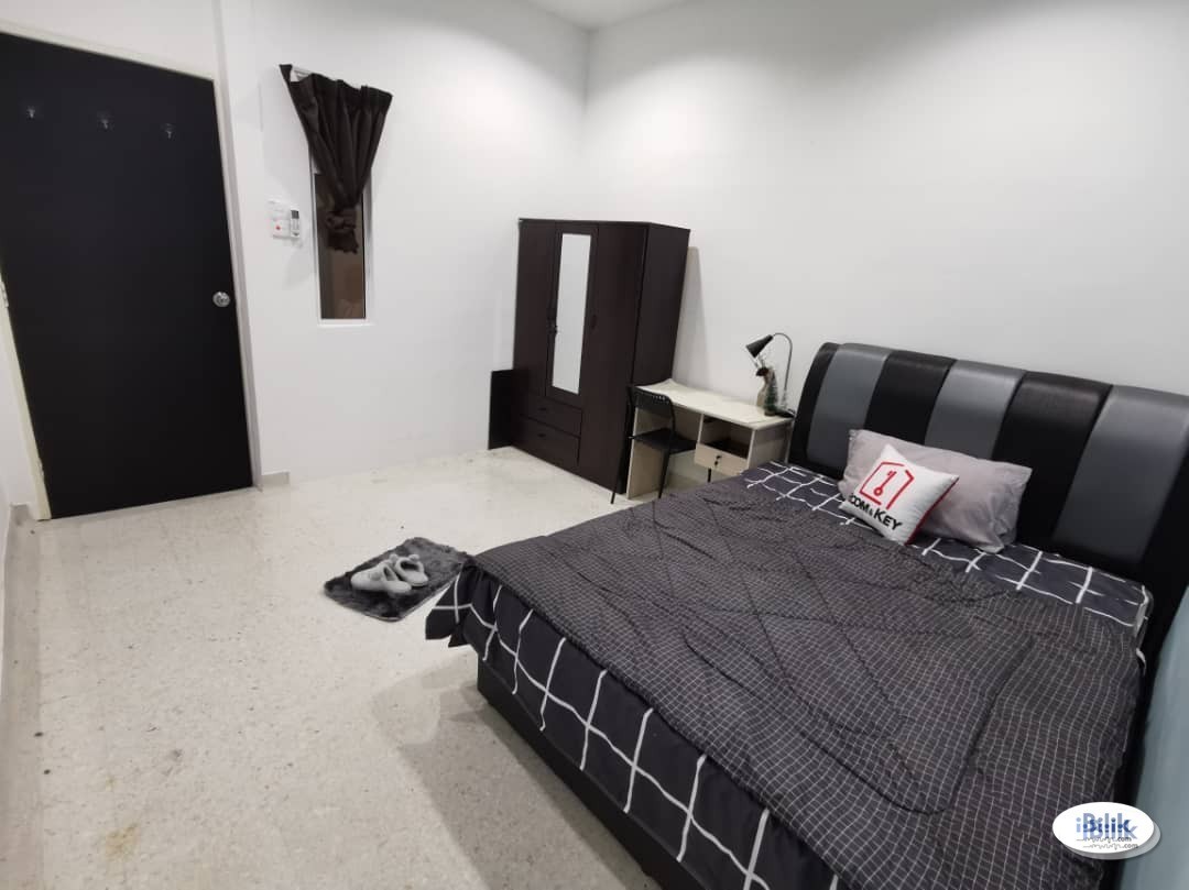 Middle Room at SS2, Petaling Jaya - Image 1