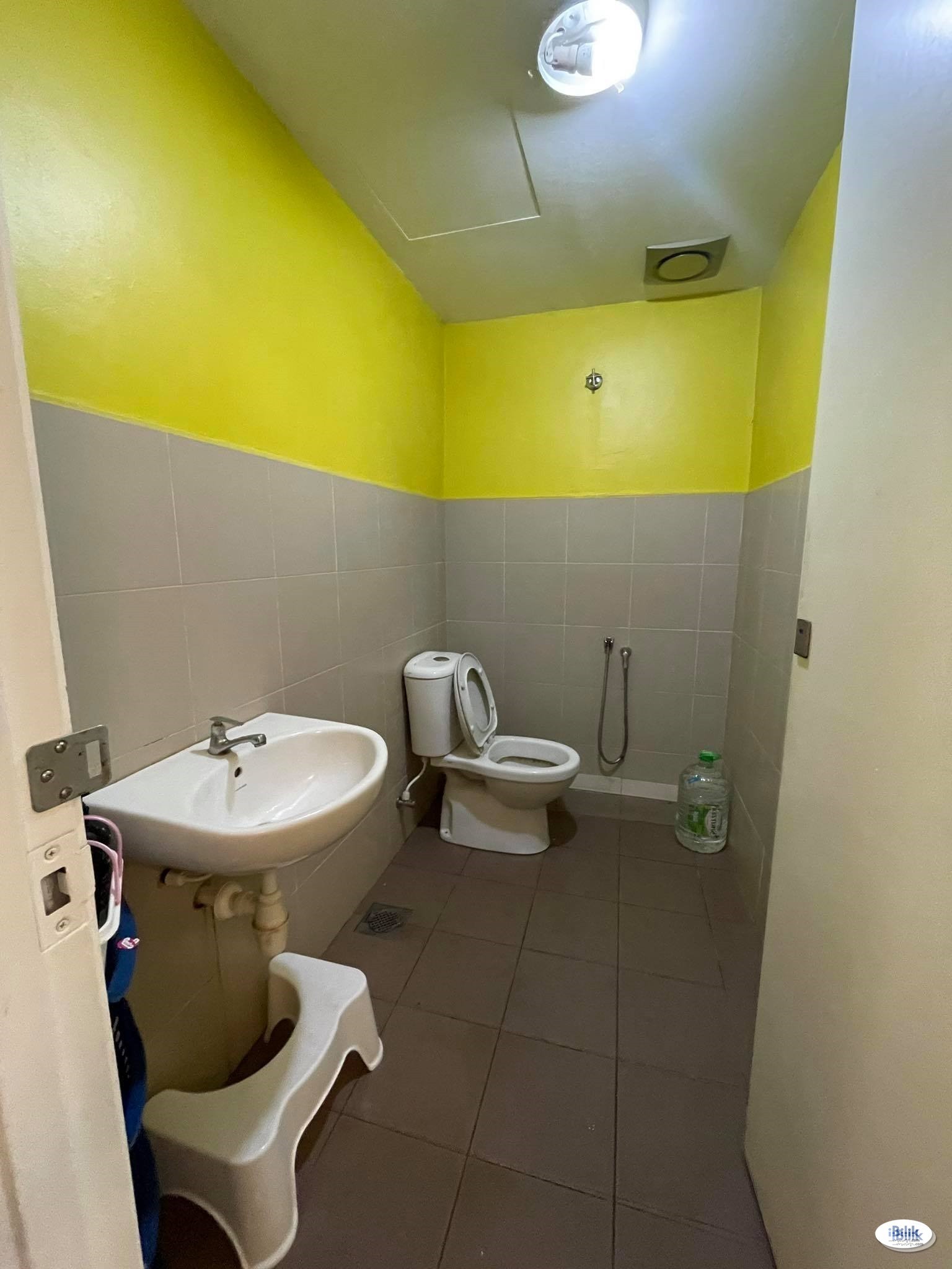 Single room at Ara Damansara, Petaling Jaya Nearby Lembah Subang LRT Station - Image 3