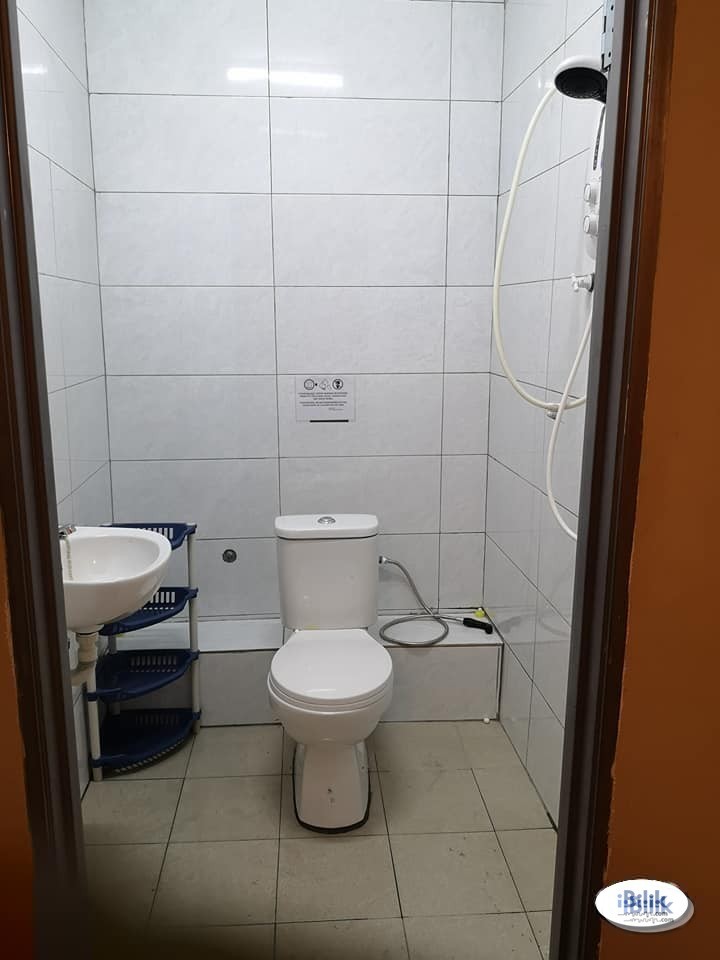 No Deposit ⚡ Middle Room for Rent with Walking distance to MRT / Bus Stop - Image 2