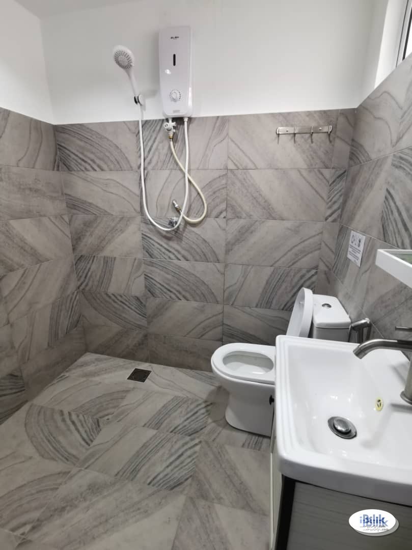 Middle Room at SS2, Petaling Jaya - Image 2