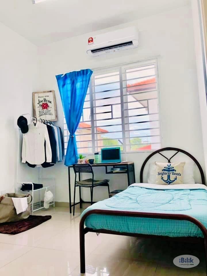 comfy Urgent Move In~ Medium Room for rent Setia Alam! - Image 1