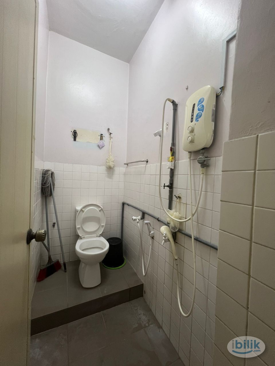 Female Unit Room For working adult and student 👨🏻‍⚖️ Near by SS15 UOA business park, Glenmarie, Subang Square - Image 3