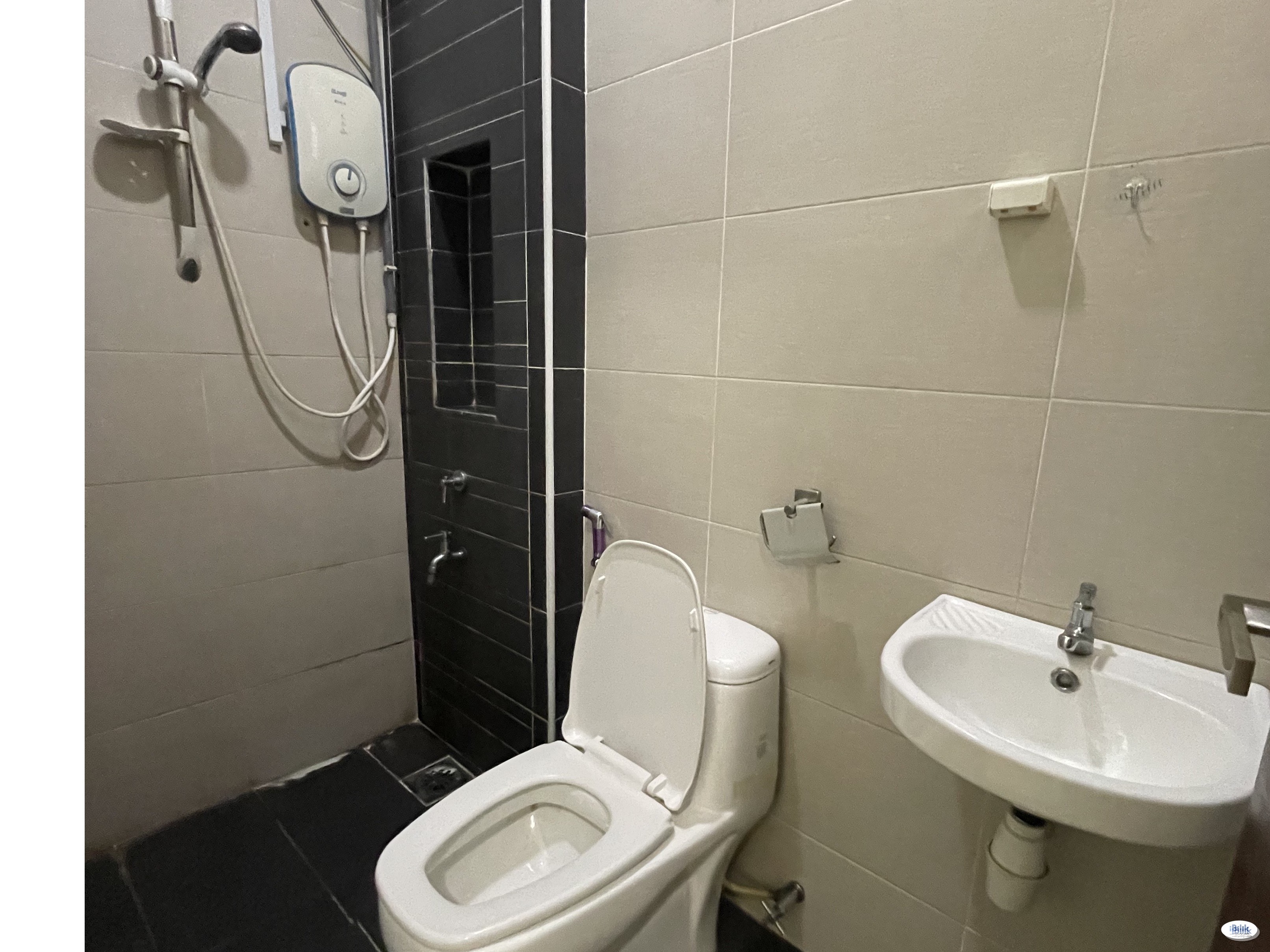 Free 1 Month Rental! Room For Rent in Kota Kemuning, Shah Alam Near Gamuda Walk - Image 3
