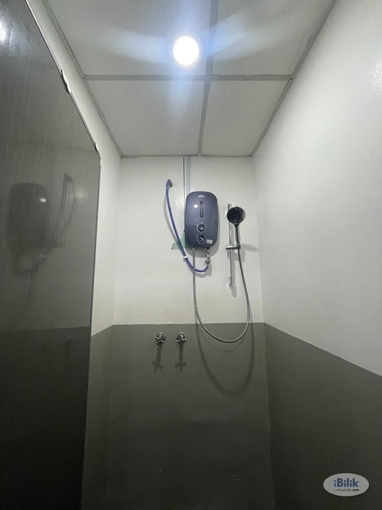 Low Deposit WifibRoom for Rent - Image 3