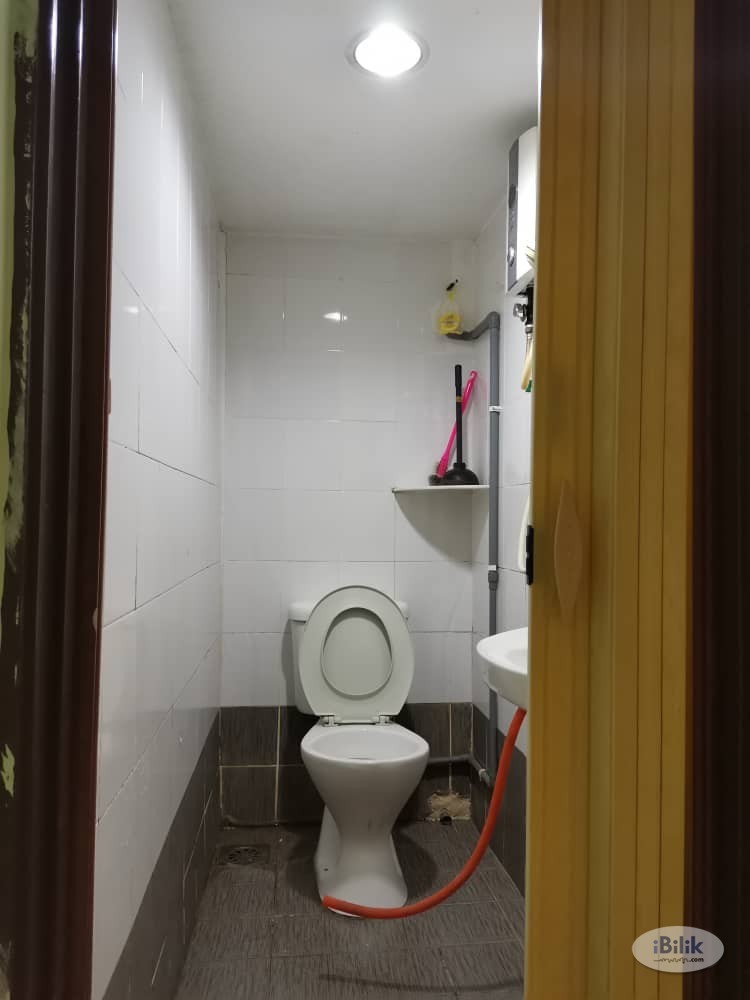 Walking distance lrt low Deposit Room For Rent - Image 2