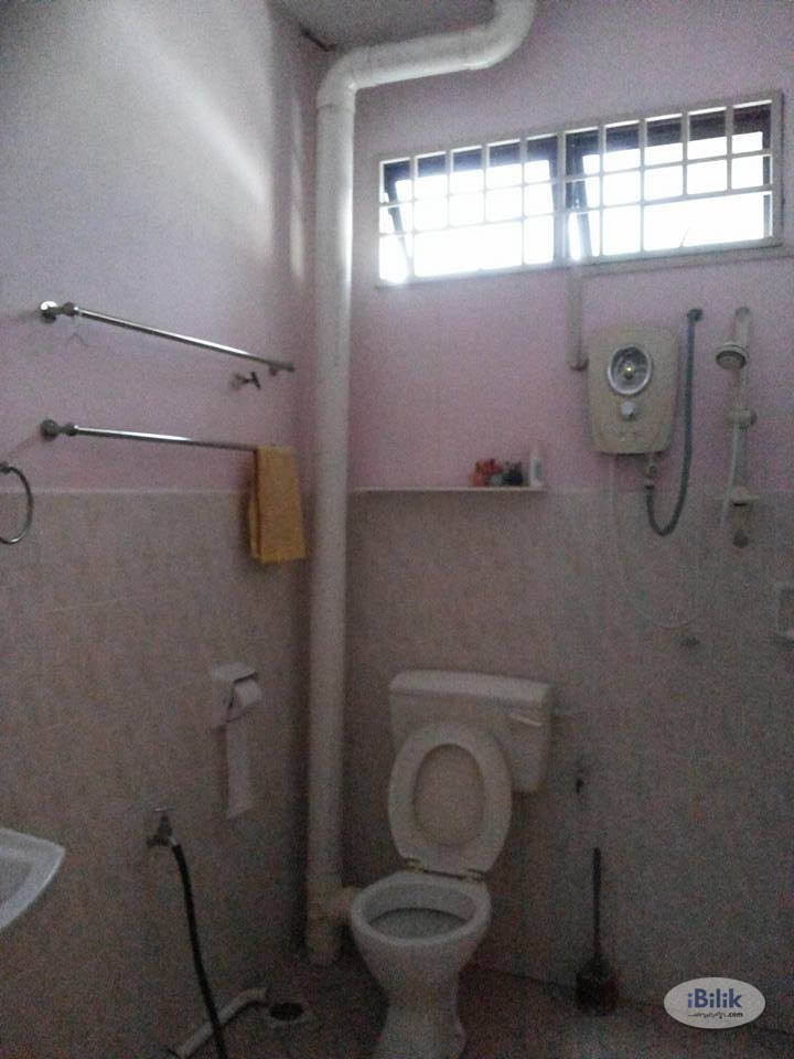 Middle Room at Simpang Ampat, Penang(For Girls only Ready to Move In)欢迎离校生 - Image 3