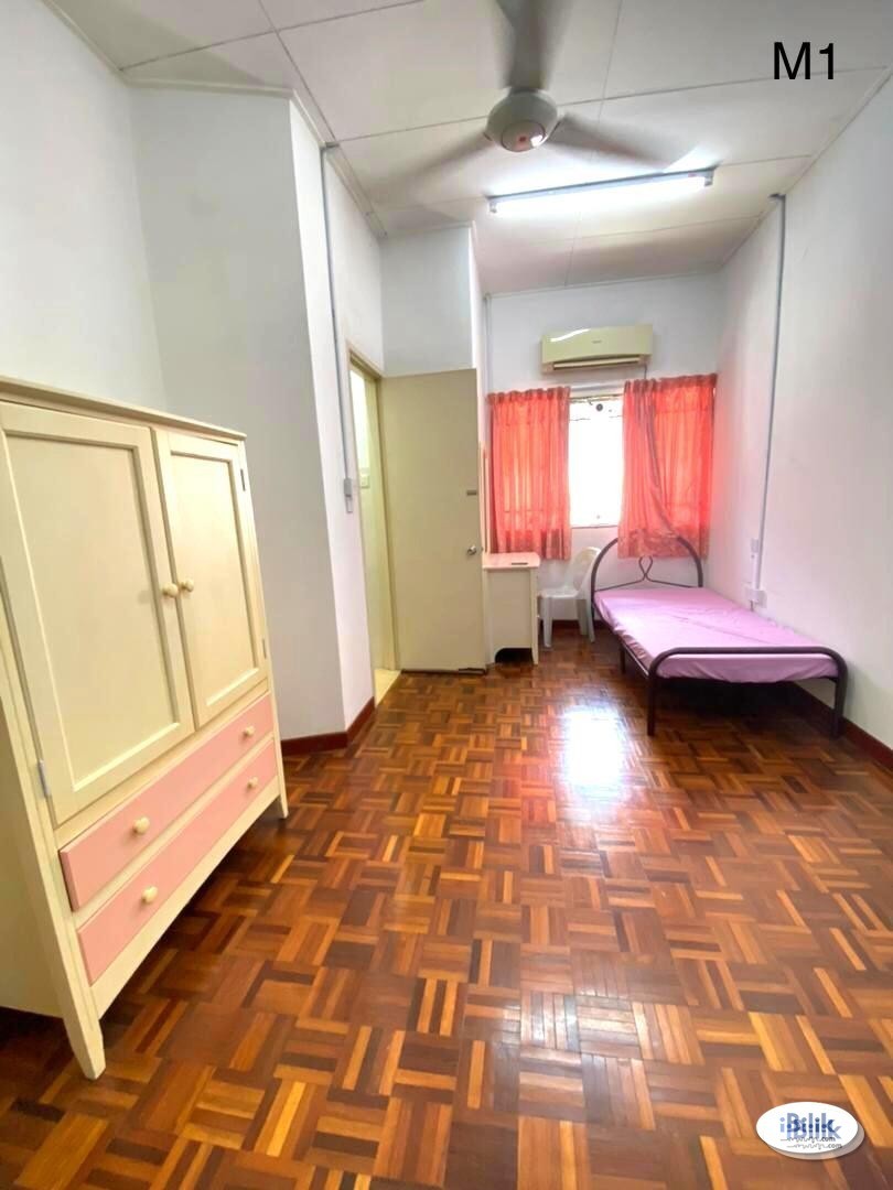 Middle Room at Seri Utama, Sepah Puteri, Seksyen 5, Kota Damansara - Image 1