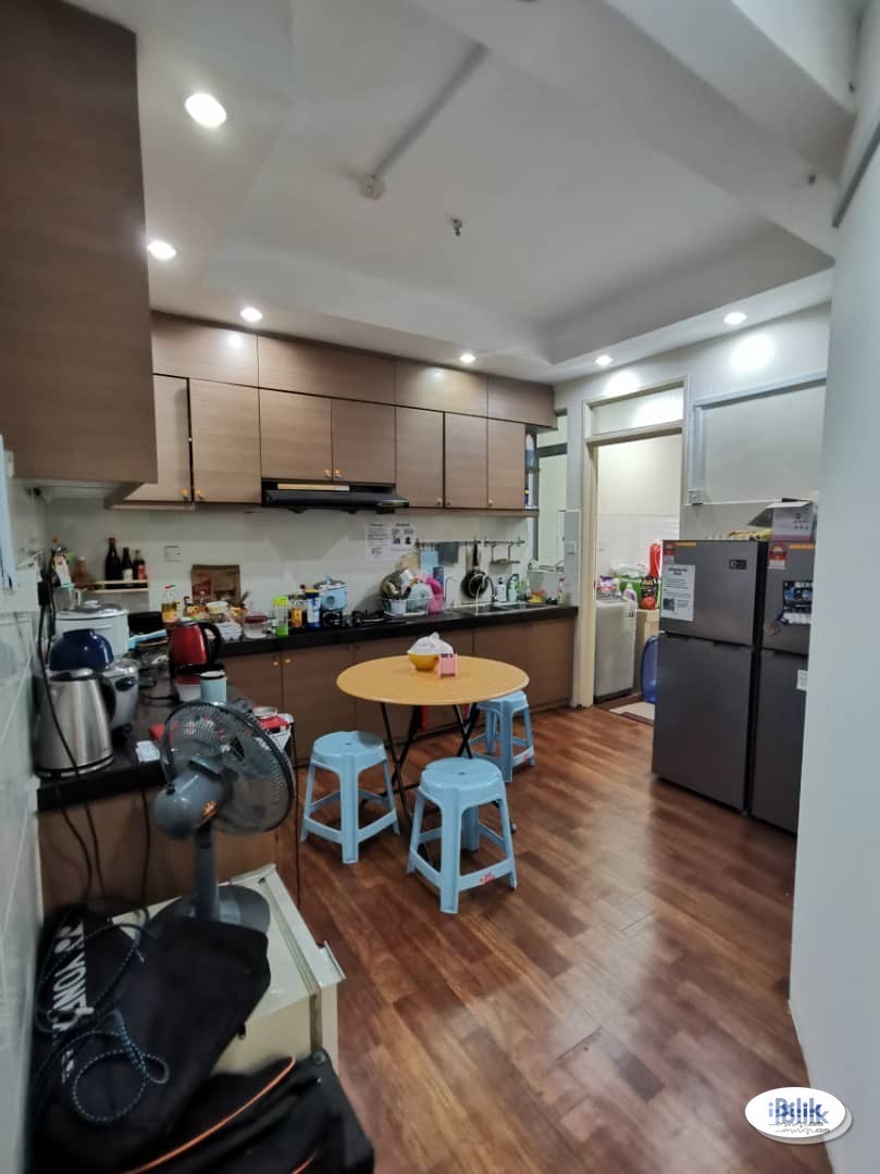 Middle Room at Seri Utama, Sepah Puteri, Seksyen 5, Kota Damansara - Image 4