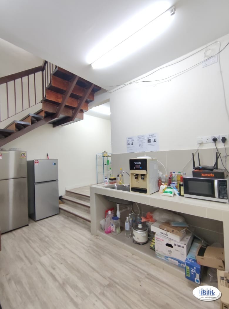 Middle Room at Taman Megah, Kelana Jaya - Image 3