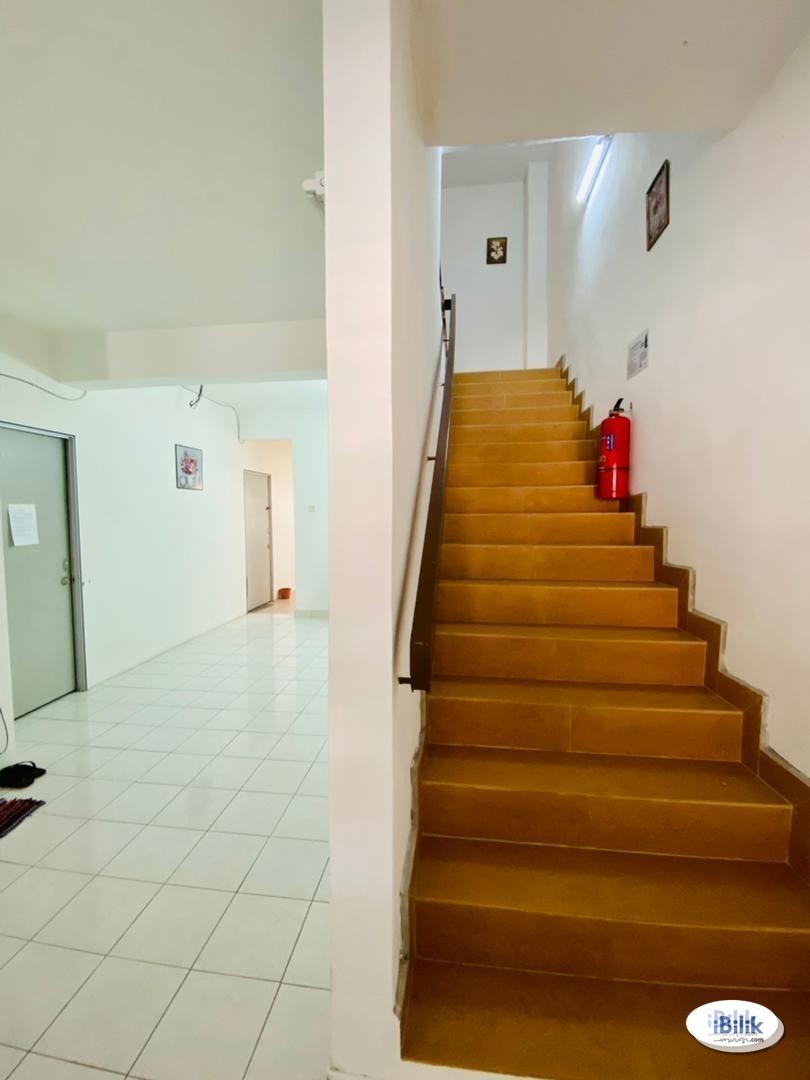 Private Balcony with medium room !! - Image 3
