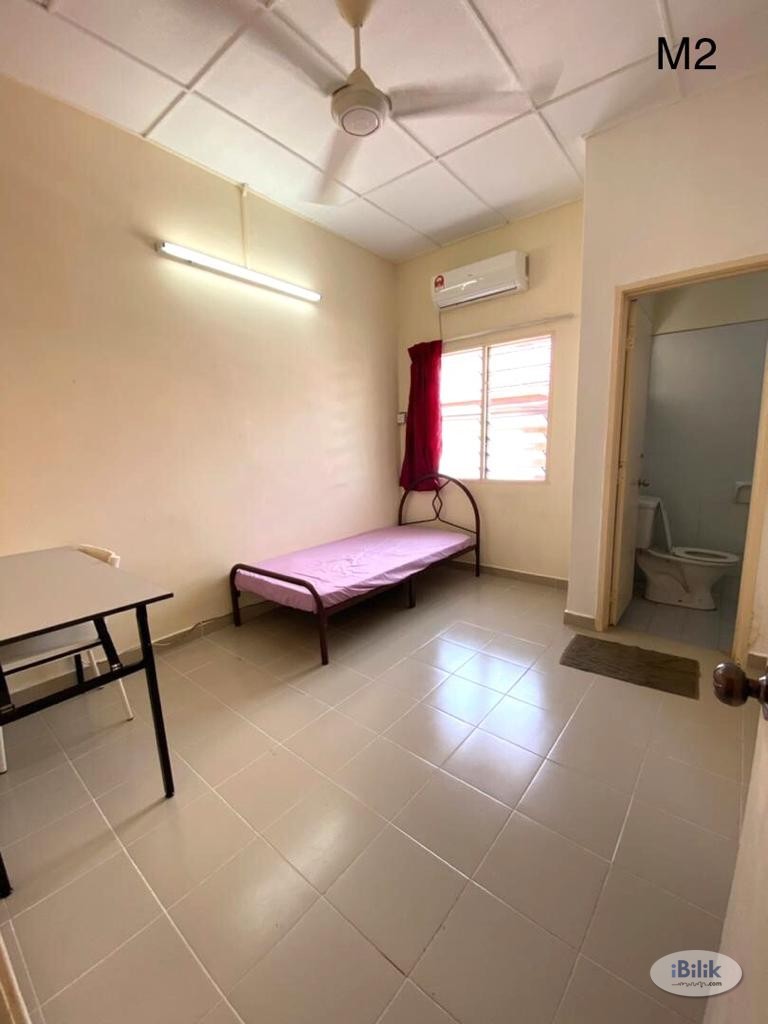 Middle Room at Tropicana Indah, Tropicana - Image 1