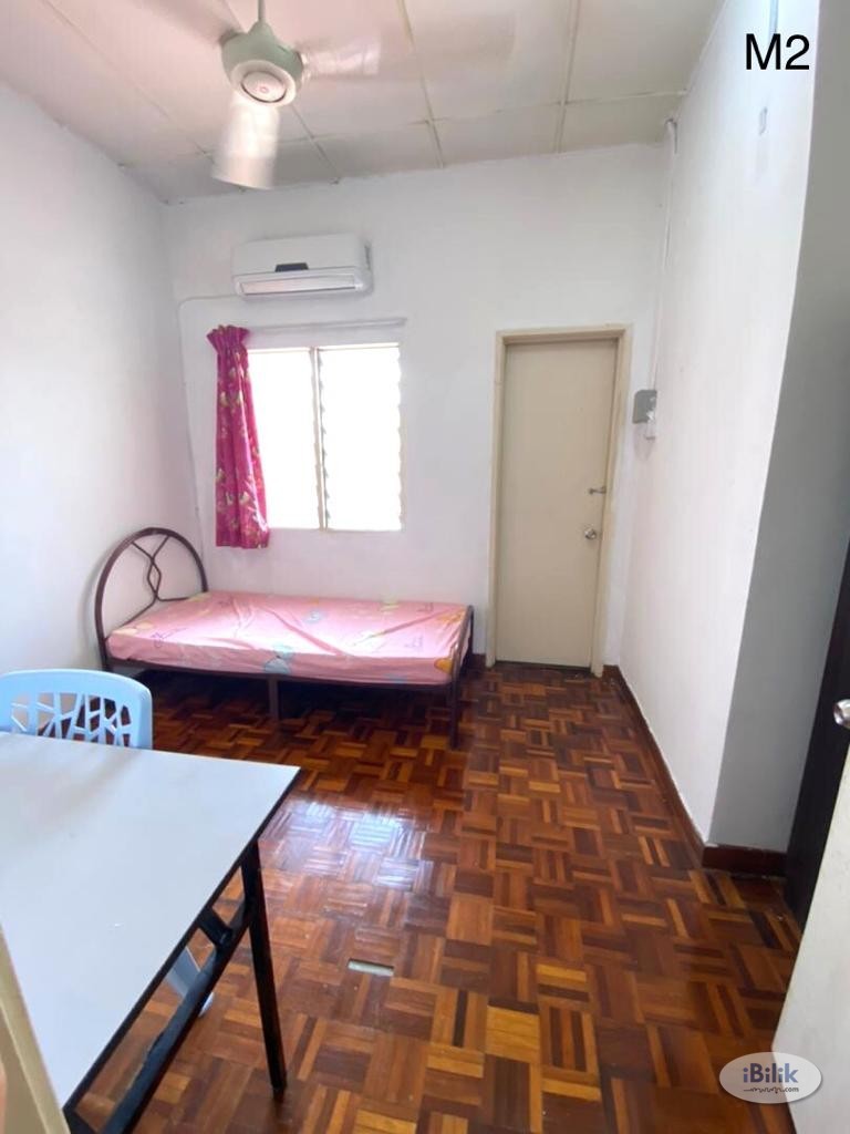 Middle Room at Tropicana Indah, Tropicana - Image 2