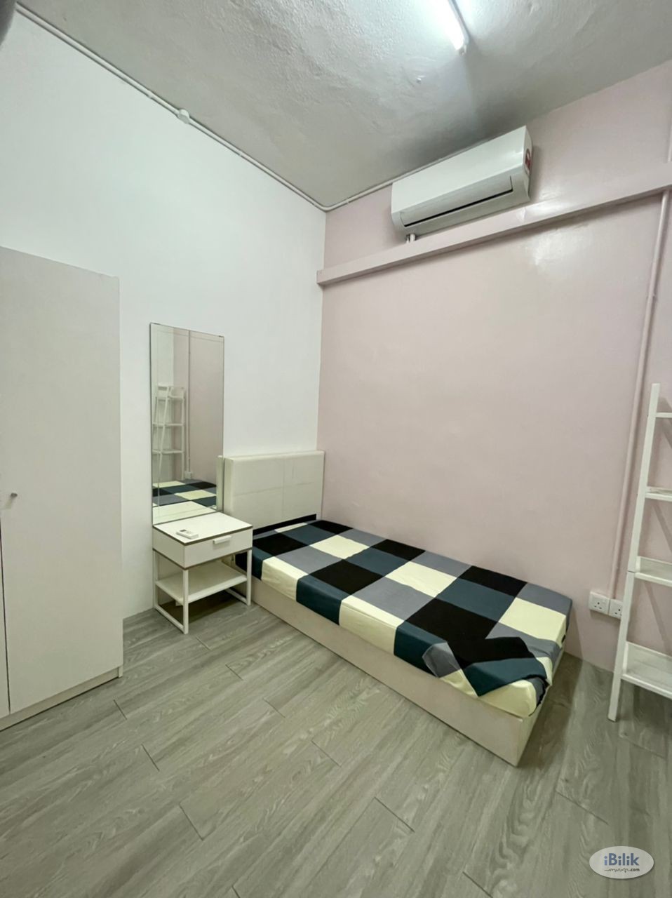 Nearby Collage Middle Room at SS15, Subang Jaya - Image 1