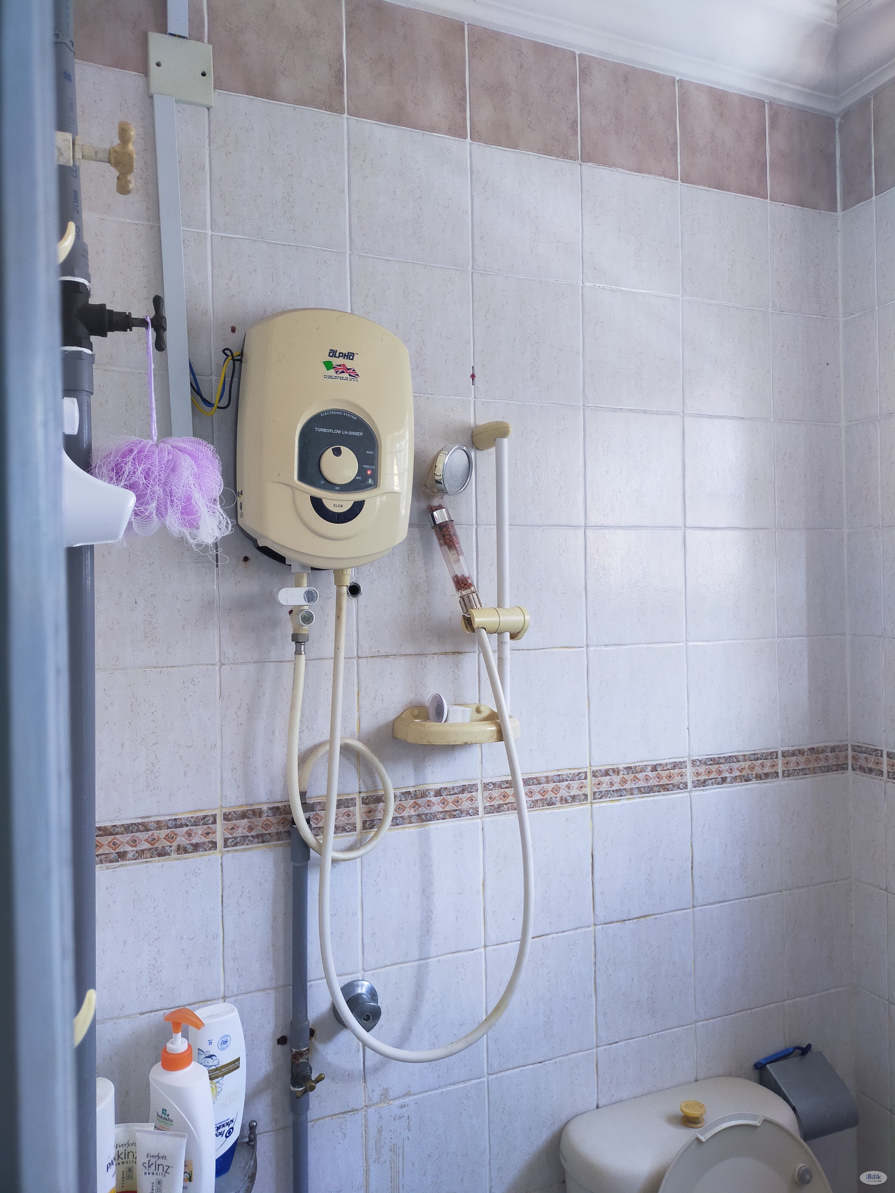 Jalan Tempua,  Single Room (with AirCond & Free WIFI) - Image 3