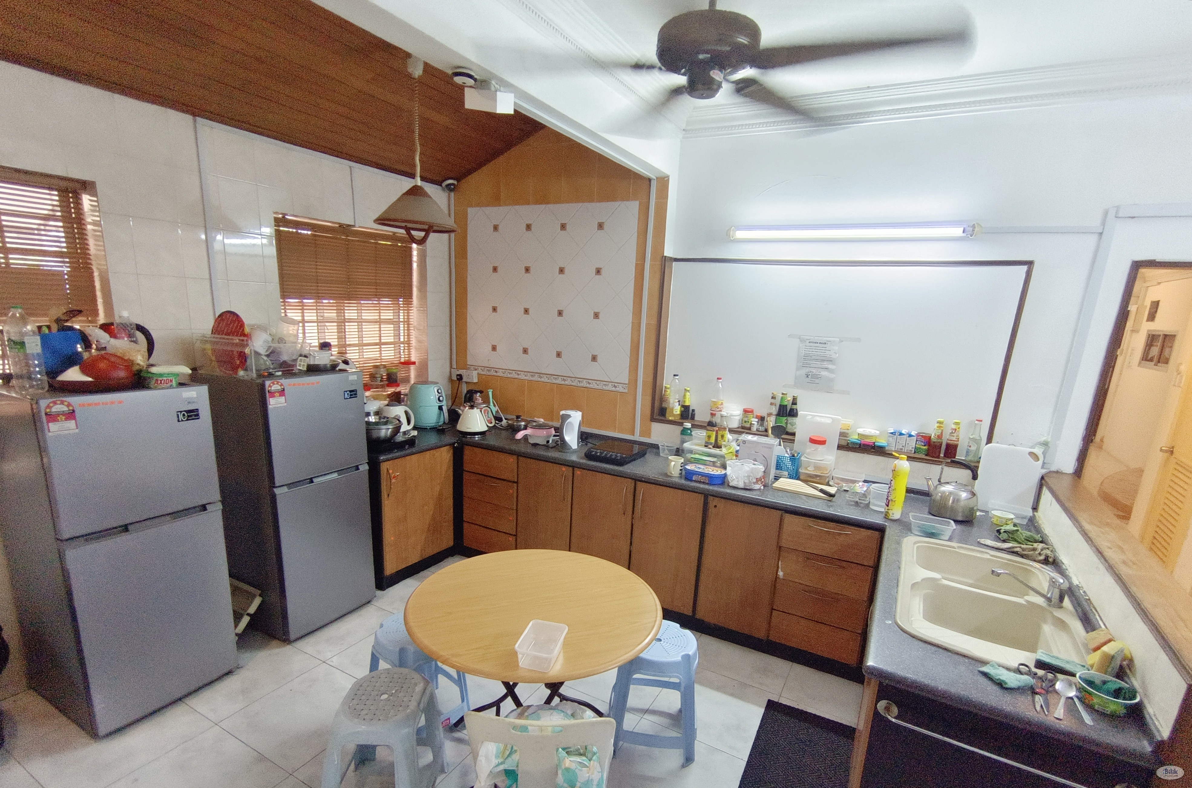 0️⃣ Deposit!! Actual room photo with multi use cabinet at Bandar Utama BU1, walking distance to One Utama/KPMG/First Ave - Image 2