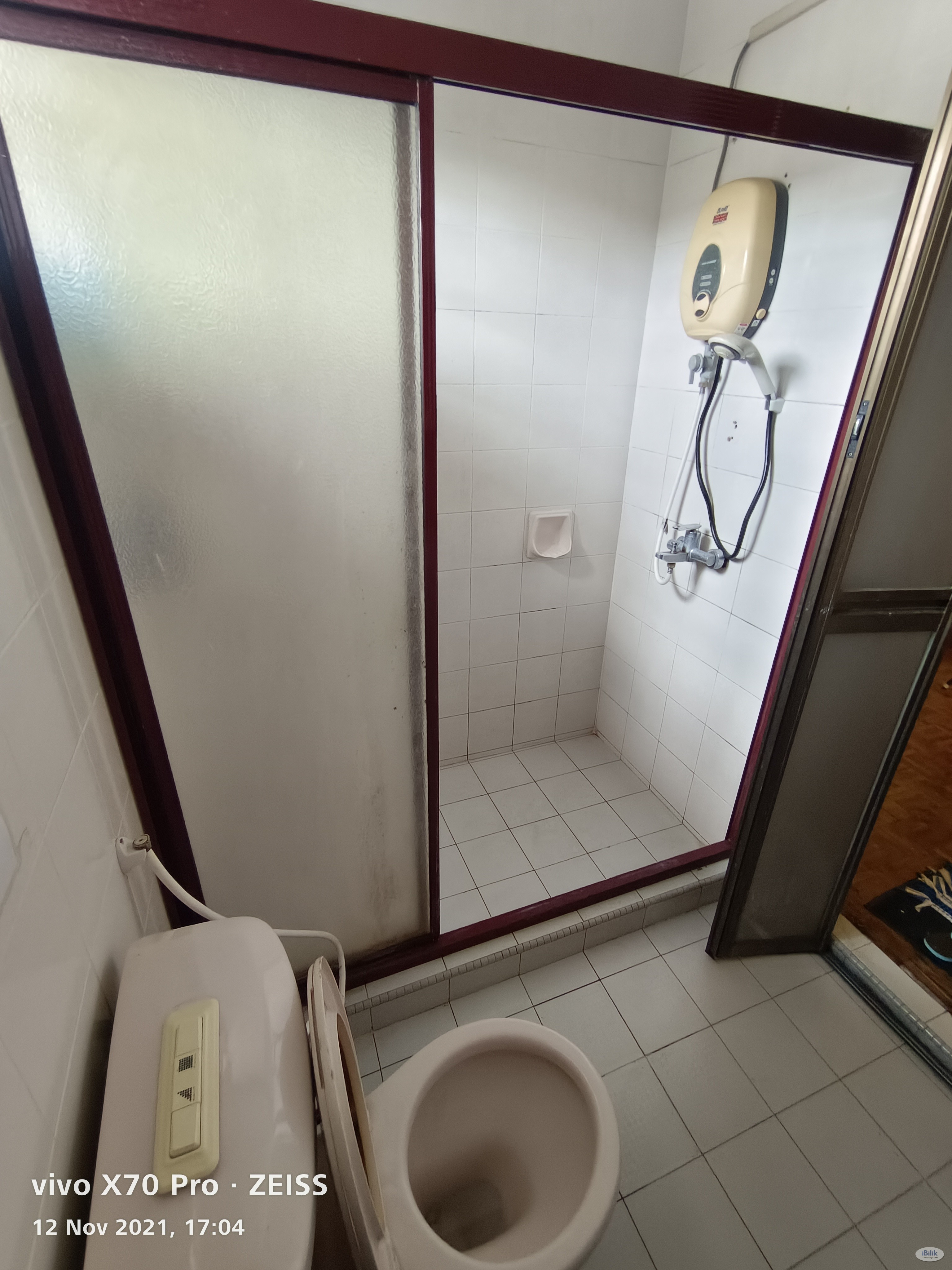 0️⃣ Deposit!! Actual room photo with multi use cabinet at Bandar Utama BU1, walking distance to One Utama/KPMG/First Ave - Image 3