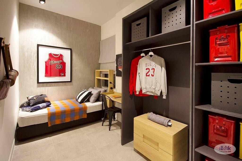 Middle Room at Subang Jaya, Selangor - Image 1
