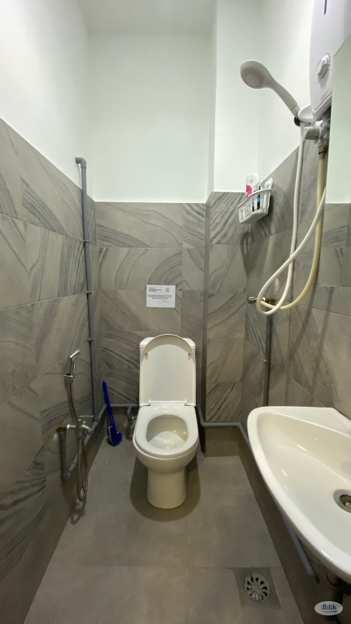 Middle Room at Bandar Utama,, One Utama Mall, Mrt One Utama, Centre Point - Image 2