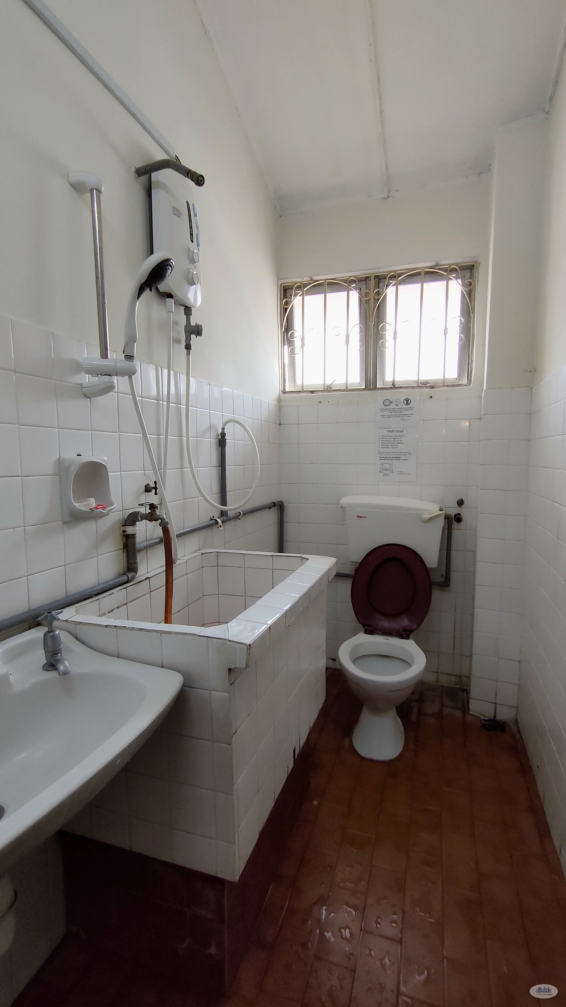 Middle Room at SS2, 3 damansara,Tropicana City,Taman Bahagia LRT - Image 3