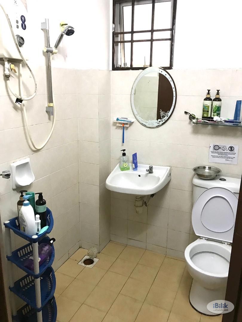 Middle Room at Seri Utama, Nsk trade city,Strand Mall,Mrt Kota Damansara - Image 3