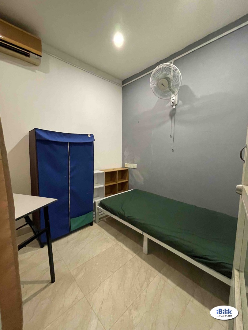 Middle Room at Bandar Utama, Petaling Jaya - Image 1