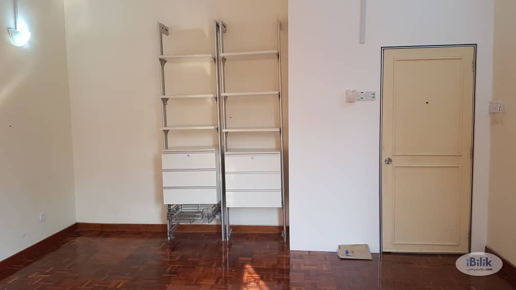 Master Room at Tropicana Indah, Nsk trade city,Strand Mall,Mrt Kota Damansara - Image 2