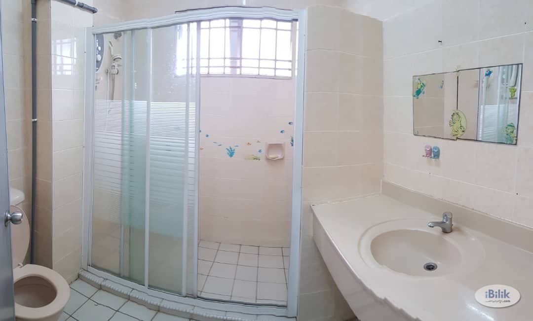 Master Room at Seri Utama, Nsk trade city,Strand Mall,Mrt Kota Damansara - Image 2
