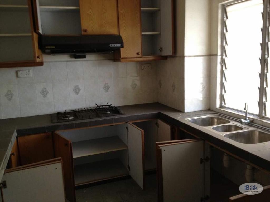 Small Room at Dwi Mahkota Condo, Tampoi, Johor Bahru - Image 3