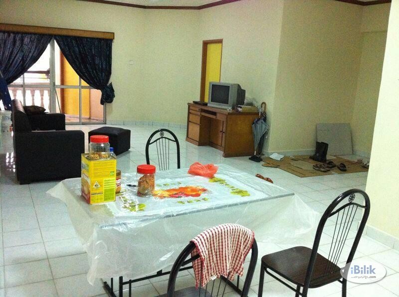 Small Room at Dwi Mahkota Condo, Tampoi, Johor Bahru - Image 4