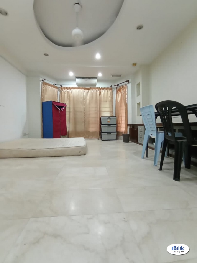 Bandar Utama Middle Room Second Month RM1 🆓🆓
Near To One Utama ,MRT Bandar Utama ,1 Power House, First Avenue,Center Poi - Image 1