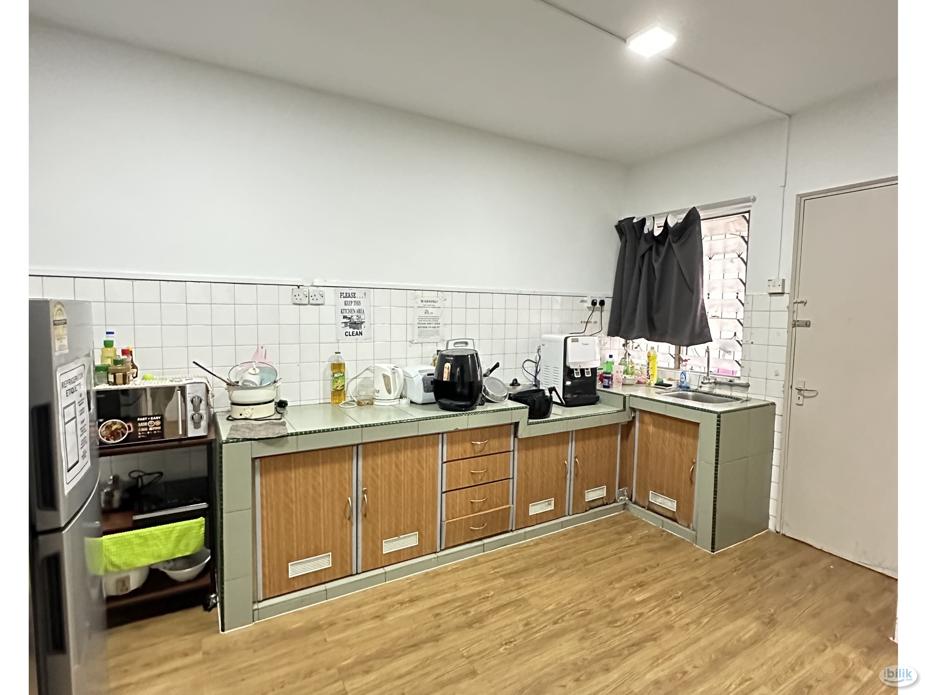 🚝🚂LRT Asia Jaya Master room walking distance to LRT Asia Jaya ,VSQ , DIGITAL MALL ,JAYA MALL ,PLAZA 33landed house - Image 3