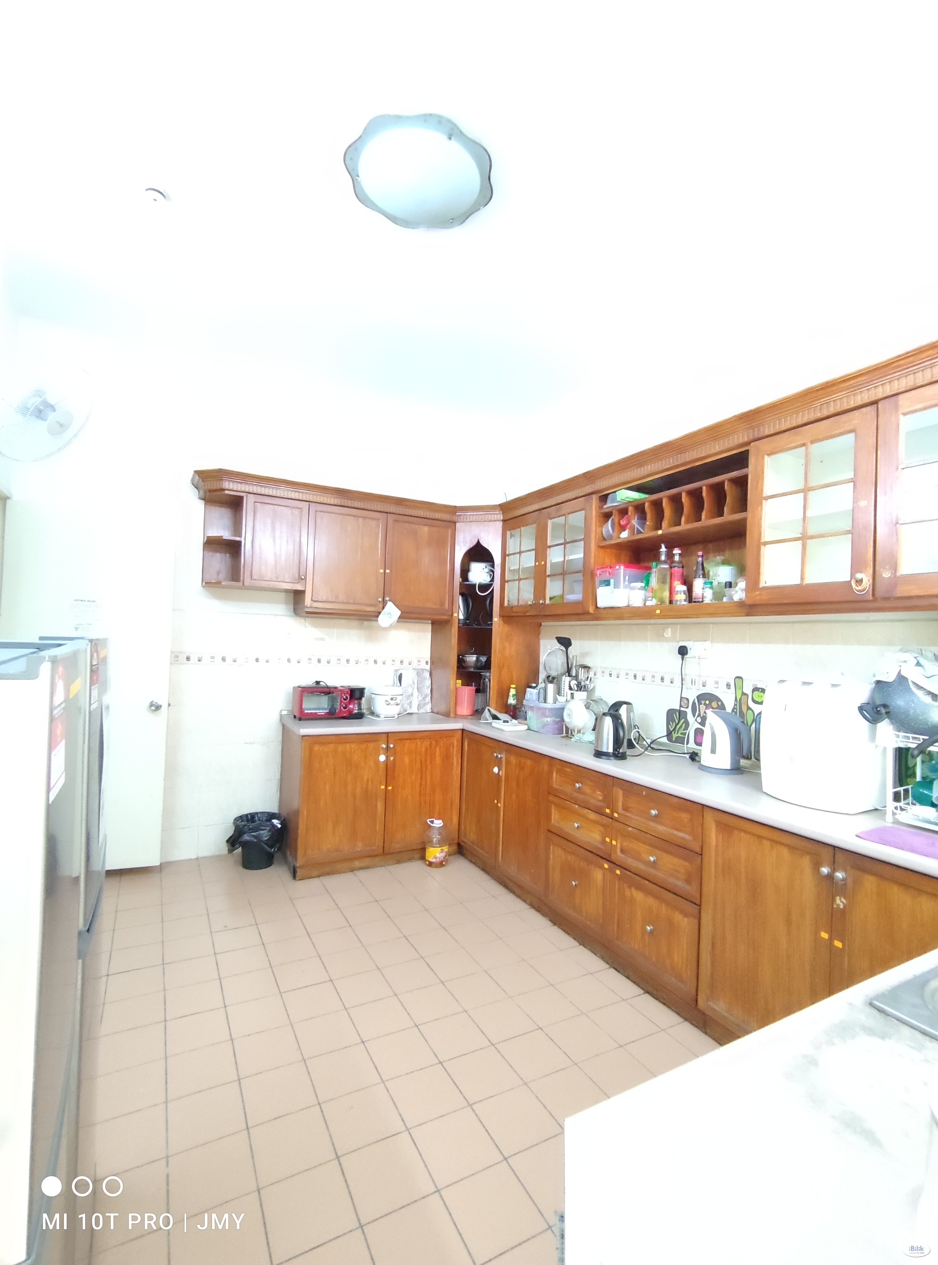 MRT MUTIARA DAMANSARA. ,Single room walking distance to Surian Tower, Lotus Damansara , The Curve ,IKEA - Image 2